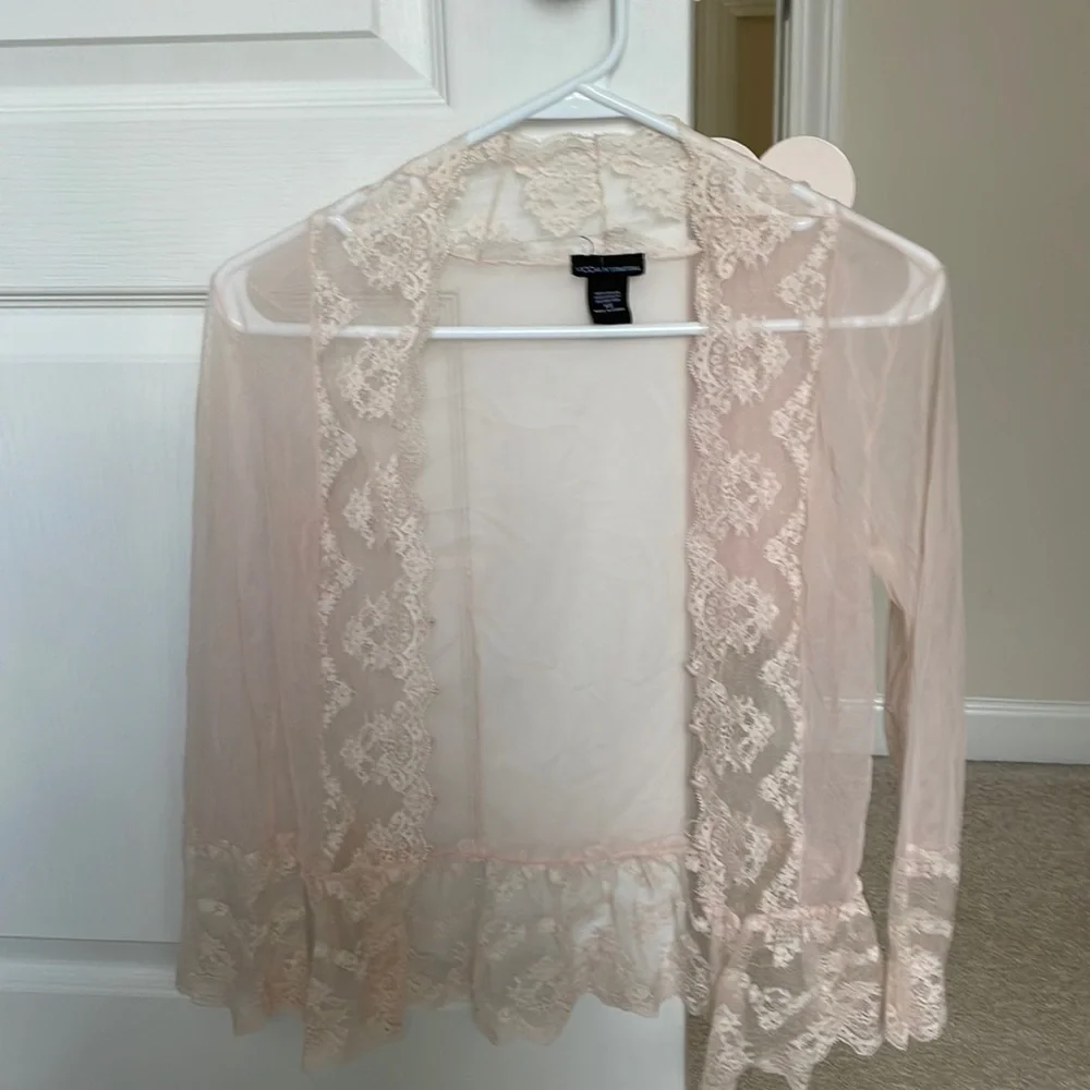 Sheer cream lace top - Picture 1 of 6